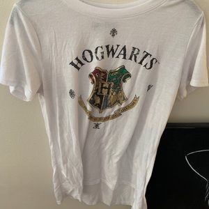 hogwarts tee size S